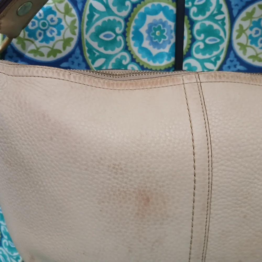 Coach Cream Leather Hobo Bag with Crescent Shape - Picture 3 of 14